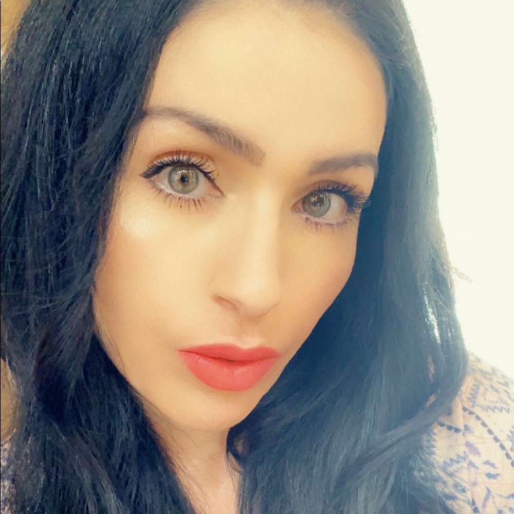 Meet your Posher, Eleen